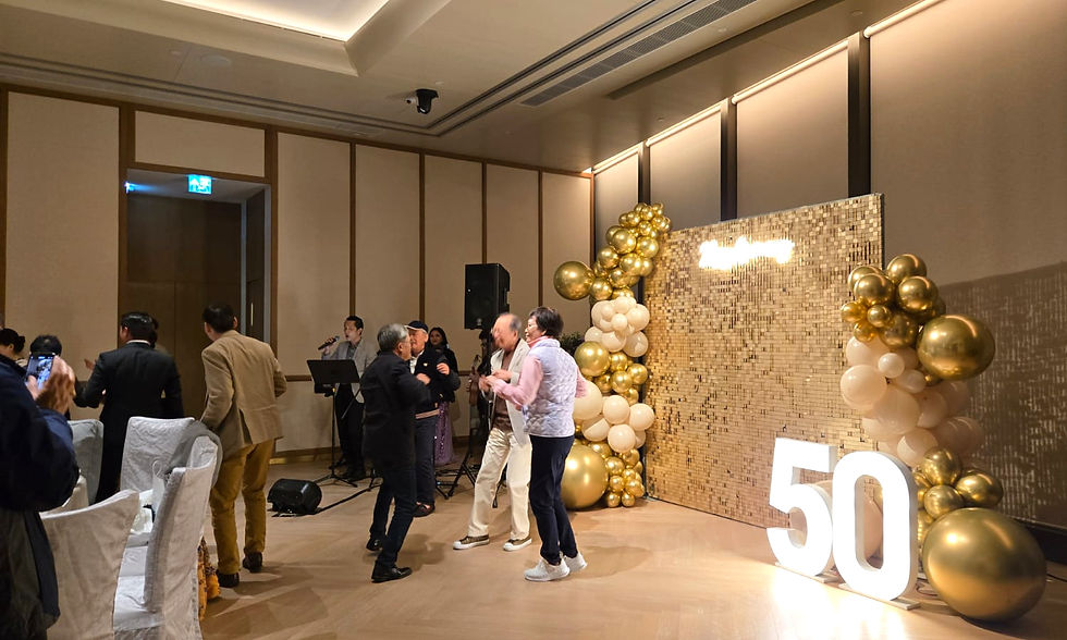 FATI LIVE BAND is Hong Kong's full-time top music live band, famous for pop, jazz, classical, swing, blues and Bossa Nova classic music. FATI LIVE BAND was established in 2007 and is one of the oldest live performance bands in Hong Kong. FATI LIVE BAND 是香港全職頂級音樂現場樂隊,以流行、爵士、古典、搖擺、布魯斯和 Bossa Nova 經典音樂而聞名。 我們組成的流行、爵士和古典現場樂隊,在香港、澳門、中國和亞洲地區的五星級酒店和著名餐廳俱樂部及於各種規模的公司活動、宴會、婚禮、派對和私人聚會上演出超過 5000 場。FATI LIVE BAND 成立於 2007 年,是香港歷史最悠久的現場演奏表演樂隊之一。演出質素保證,是你選擇樂隊的必然之選。