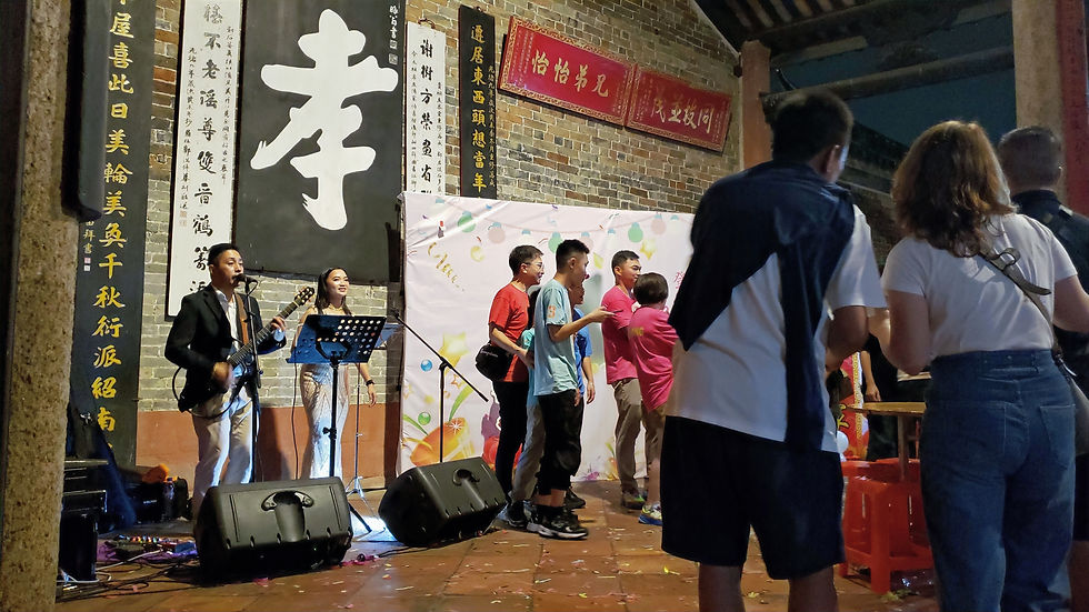 FATI LIVE BAND is Hong Kong's full-time top music live band, famous for pop, jazz, classical, swing, blues and Bossa Nova classic music. FATI LIVE BAND was established in 2007 and is one of the oldest live performance bands in Hong Kong. FATI LIVE BAND 是香港全職頂級音樂現場樂隊,以流行、爵士、古典、搖擺、布魯斯和 Bossa Nova 經典音樂而聞名。 我們組成的流行、爵士和古典現場樂隊,在香港、澳門、中國和亞洲地區的五星級酒店和著名餐廳俱樂部及於各種規模的公司活動、宴會、婚禮、派對和私人聚會上演出超過 5000 場。FATI LIVE BAND 成立於 2007 年,是香港歷史最悠久的現場演奏表演樂隊之一。演出質素保證,是你選擇樂隊的必然之選。