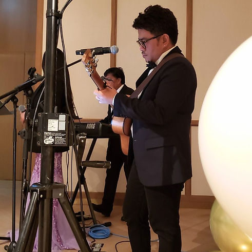 FATI LIVE BAND is Hong Kong's full-time top music live band, famous for pop, jazz, classical, swing, blues and Bossa Nova classic music. FATI LIVE BAND was established in 2007 and is one of the oldest live performance bands in Hong Kong. FATI LIVE BAND 是香港全職頂級音樂現場樂隊,以流行、爵士、古典、搖擺、布魯斯和 Bossa Nova 經典音樂而聞名。 我們組成的流行、爵士和古典現場樂隊,在香港、澳門、中國和亞洲地區的五星級酒店和著名餐廳俱樂部及於各種規模的公司活動、宴會、婚禮、派對和私人聚會上演出超過 5000 場。FATI LIVE BAND 成立於 2007 年,是香港歷史最悠久的現場演奏表演樂隊之一。演出質素保證,是你選擇樂隊的必然之選。