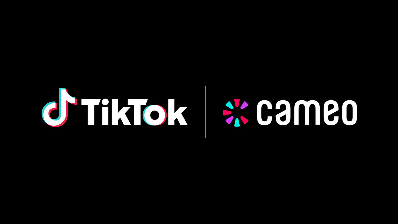 I loghi di TikTok e Cameo su sfondo nero, separati da una sottile linea verticale. Il logo di TikTok presenta i colori rosso, blu e bianco.