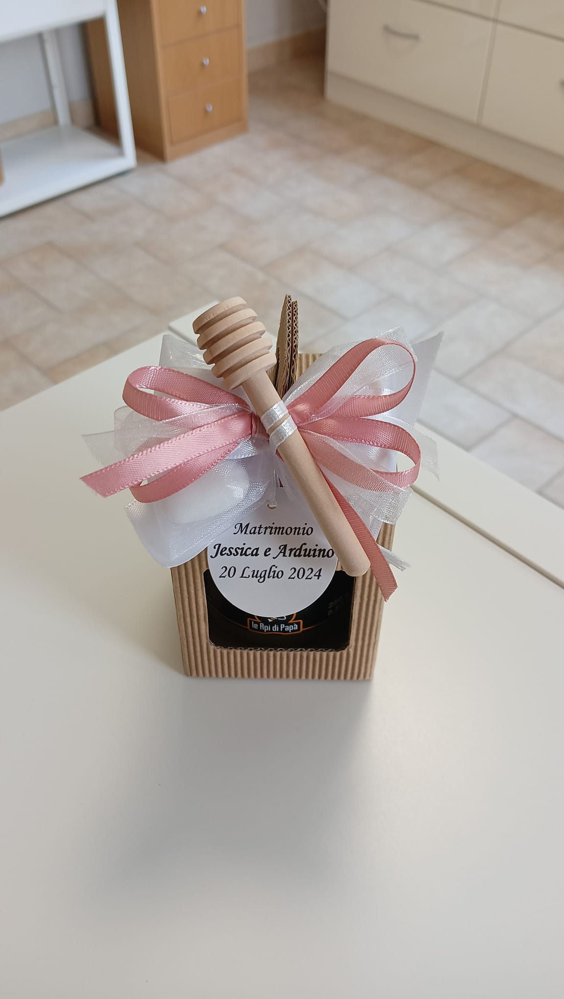 Bomboniera 6 - Miele 250g e Scatolina Valigetta con finestra