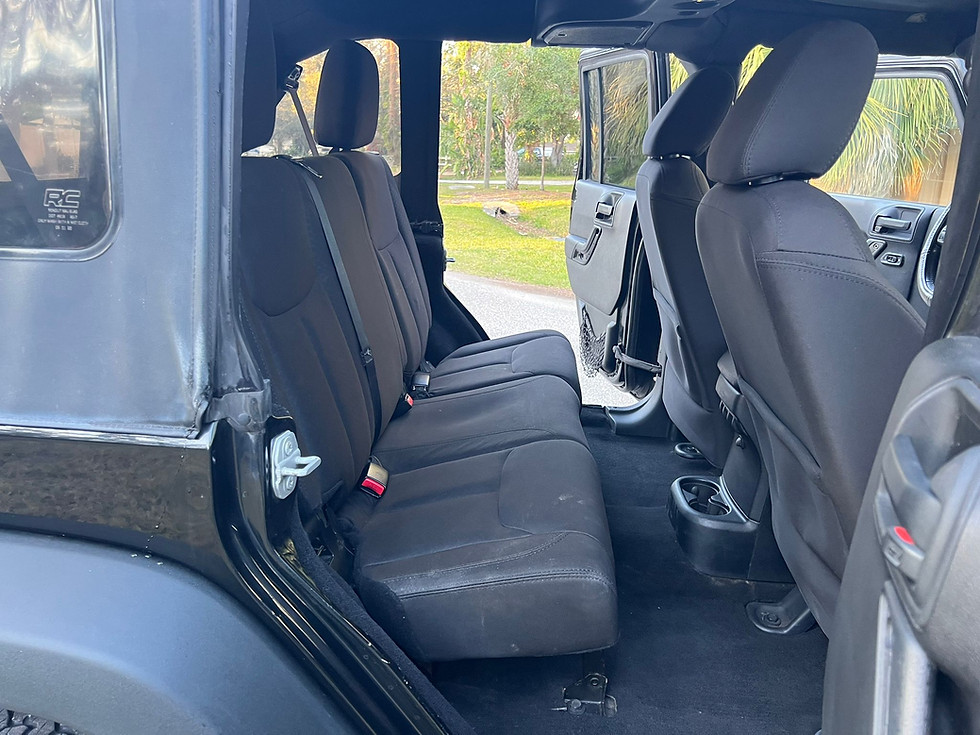 Thumbnail: 2015 Jeep Wrangler Unlimited sport