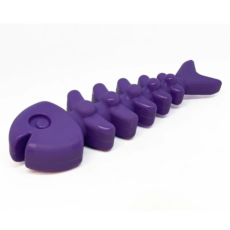 Thumbnail: SodaPup Nylon Fish Bone Purple van schuin voren