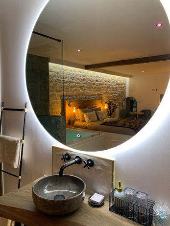 APPART SPA DIJON AVEC JACUZZI PRIVATIF