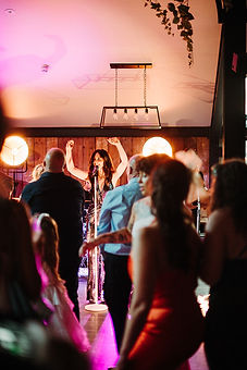 singer at coporate event photography