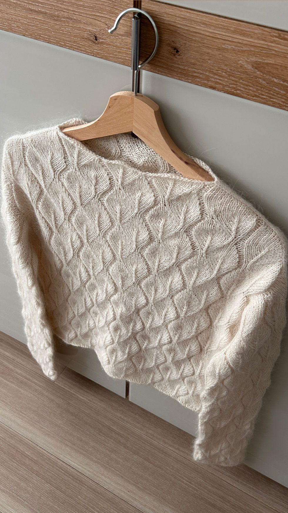 Thumbnail: Leaves Sweater EN