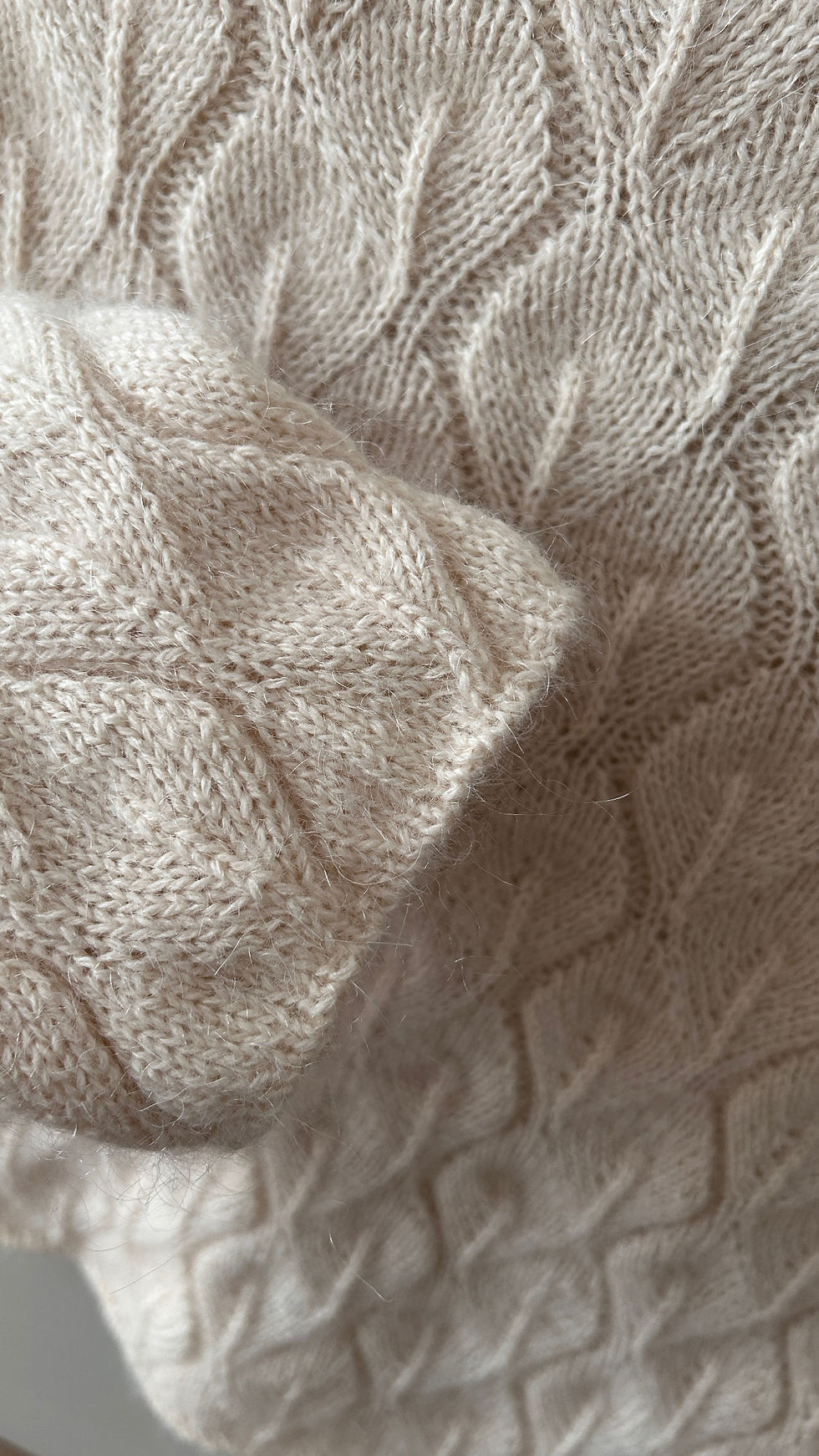 Thumbnail: Leaves Sweater EN