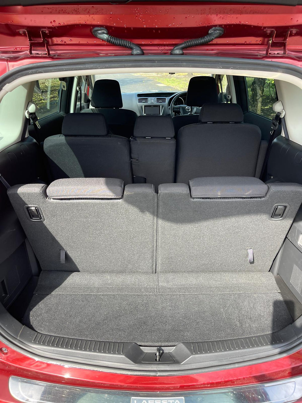 Miniatura: NISSAN LAFESTA 2011 – PERFECT 7-SEATER