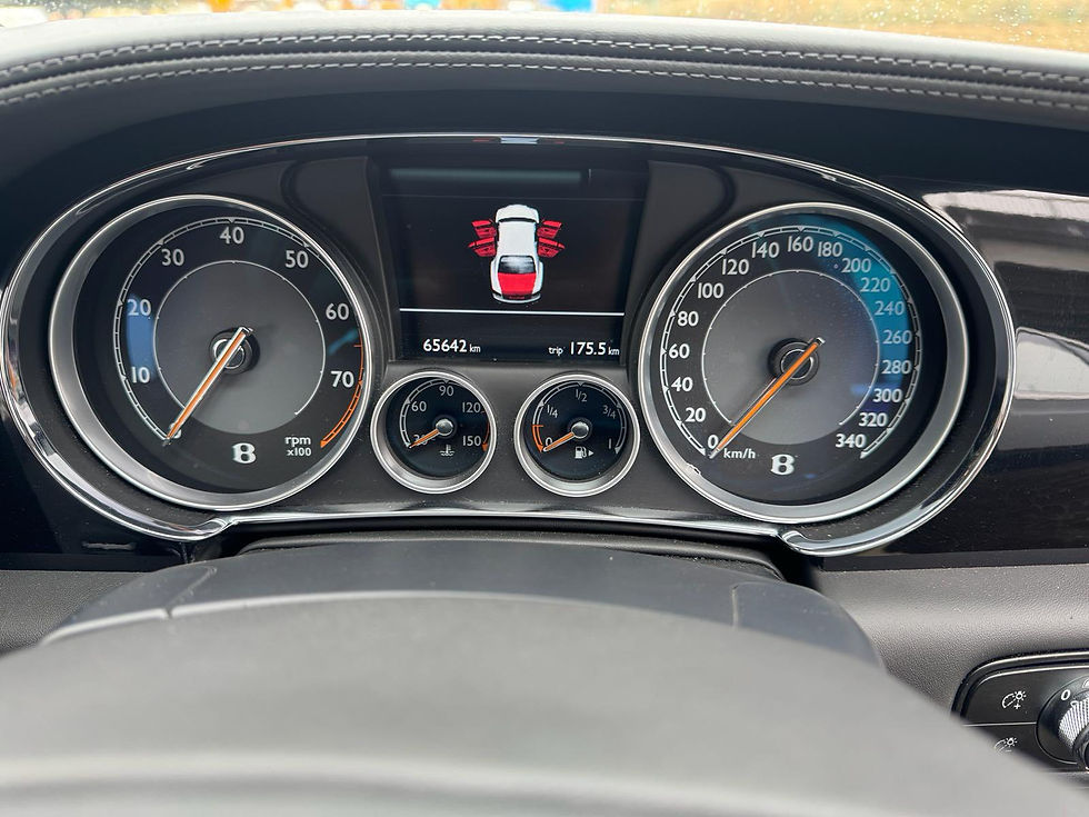 Miniatura: BENTLEY FLYING SPUR V8 4WD