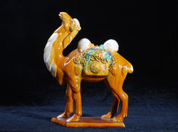 唐朝(公元618年-公元970年)-唐三彩