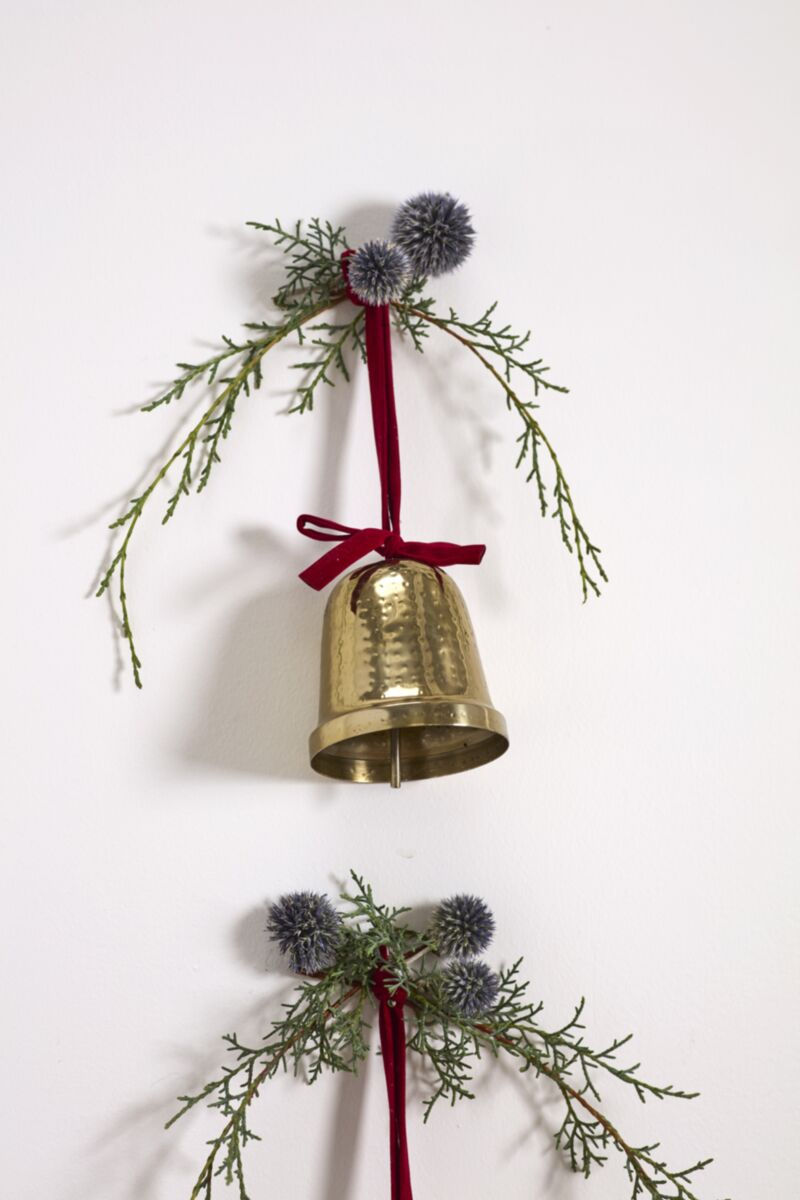 Thumbnail: Velvet Bow Trimmed Bell