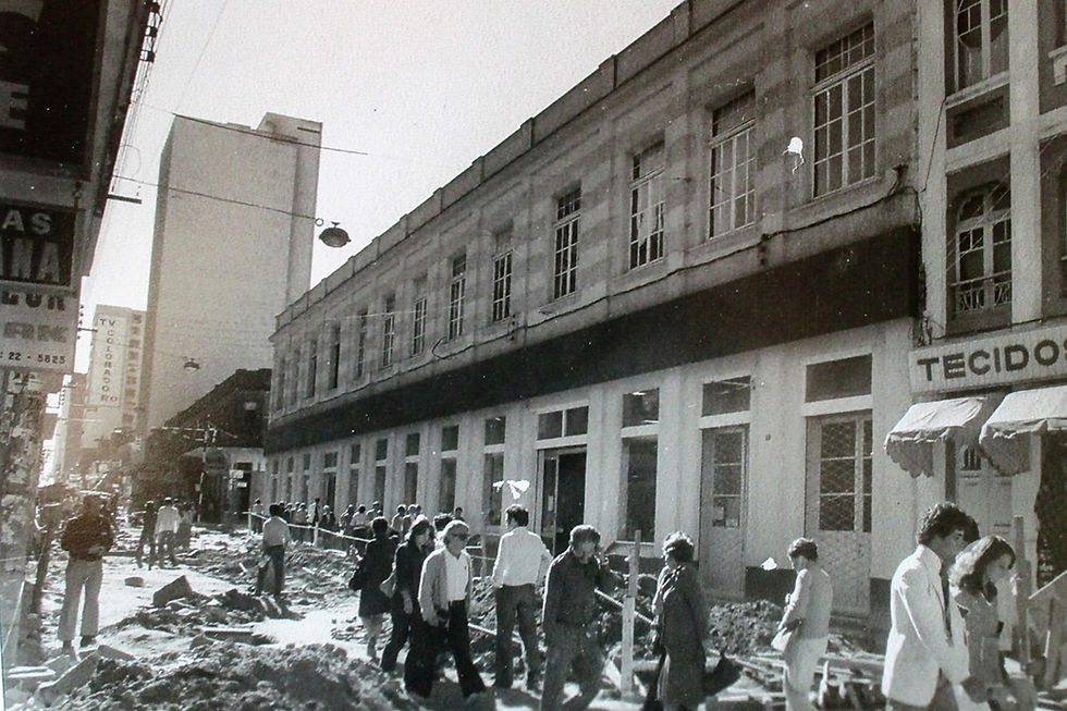 Início das obras no ano de 1976