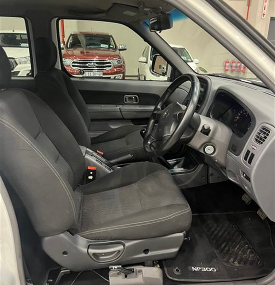 NP300/Wolf Hardbody Front Seats
