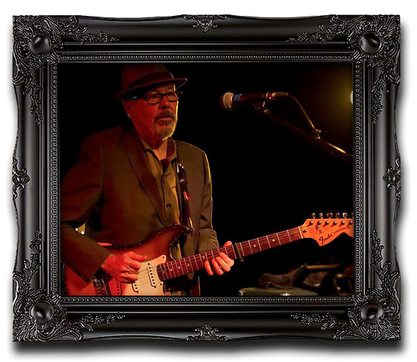 Chris Thompson of Head Hive live on stage