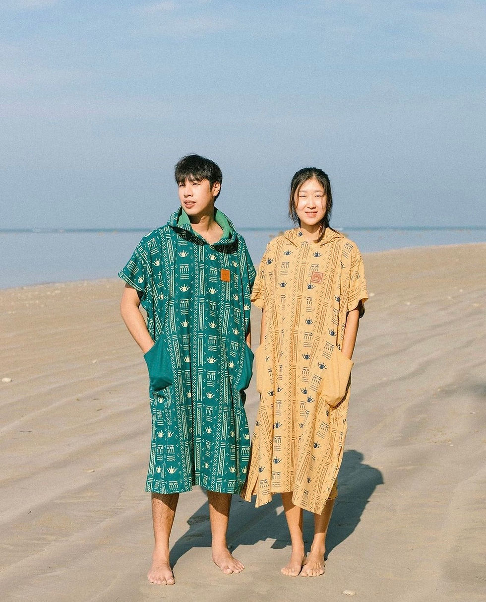 Thumbnail: DAWN PATROL : Omnious Teal cotton poncho