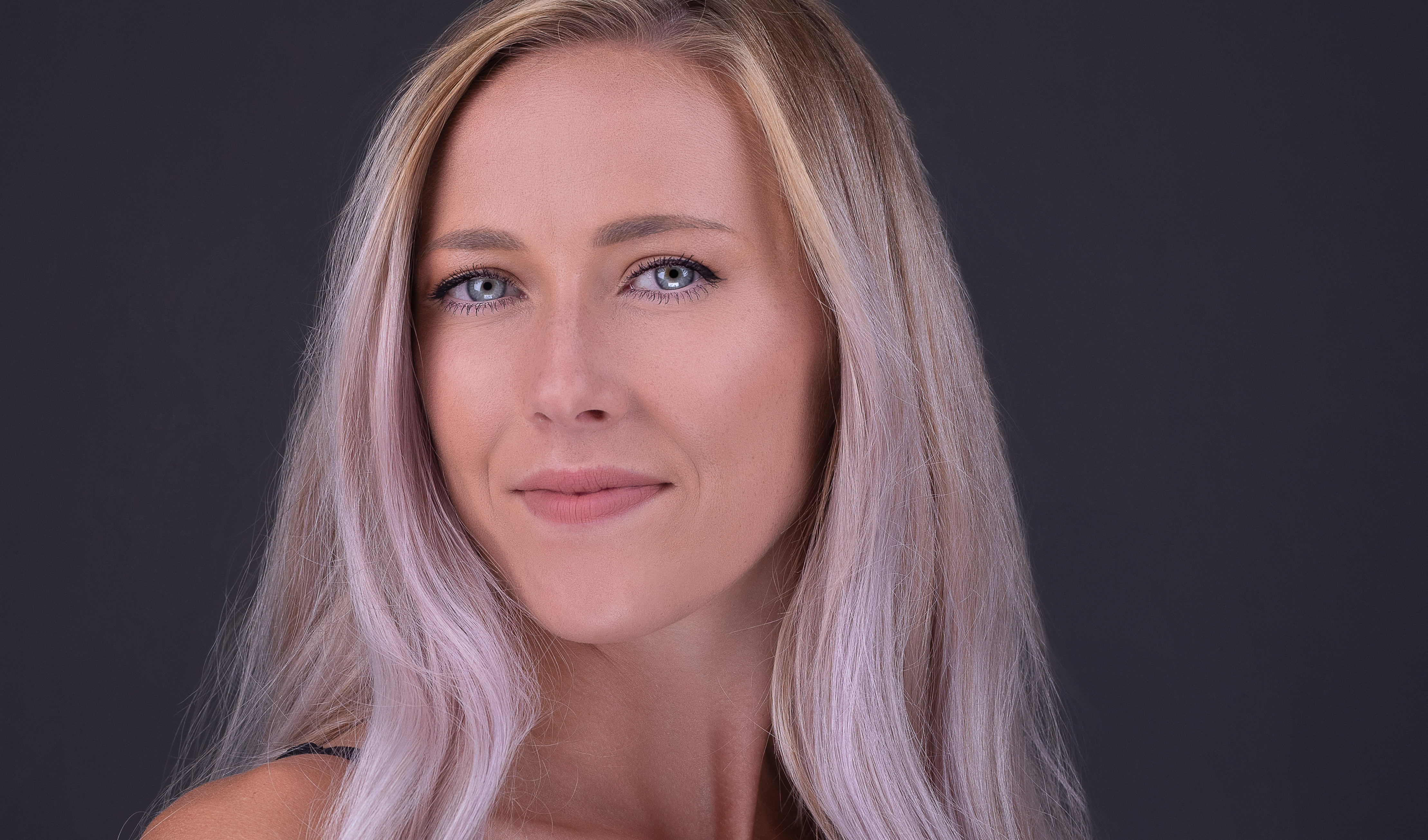Kelsi Headshot (1 of 1)
