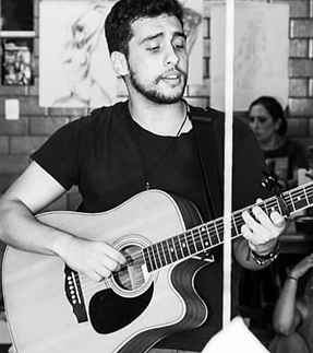 REIS-realreis_-•-Fotos-e-vídeos-do-Instagram.png