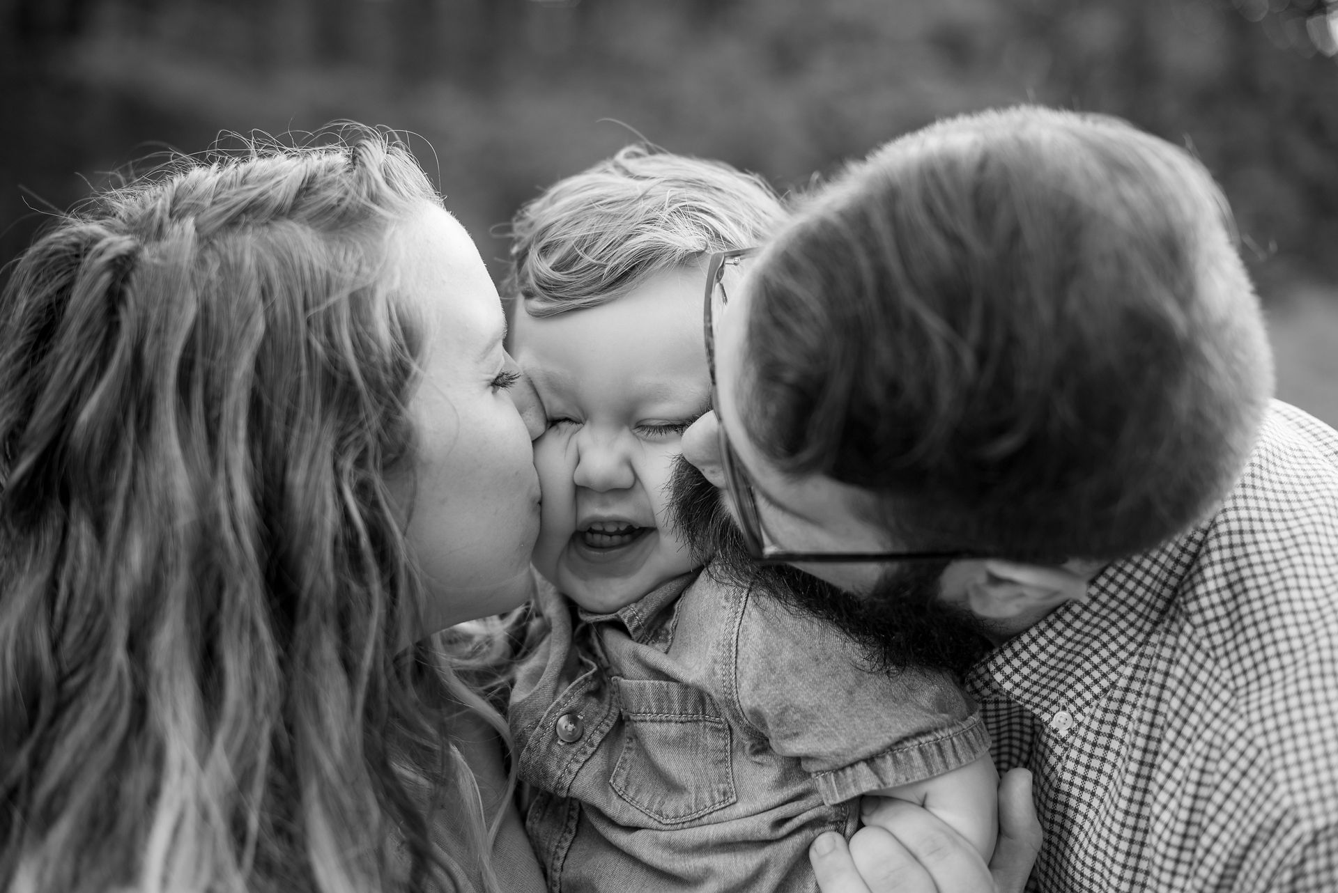 Fall, Family, Mini session, Yellow flowers, candid, young family, kisses, kissing, fun, playful, photography, photographer, Virginia, Shenandoah valley, Lexington 