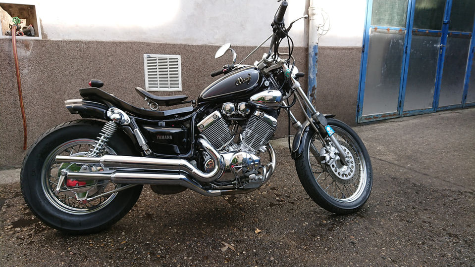 YAMAHA VIRAGO XV 535
-Lenkerumbau
-Griffe
-Blinker
-Kotflügel hinten angepasst
-Sitzbank umbau inkl. Sitzbankabdeckung
-Kennzeichenverlegung
-Rücklicht