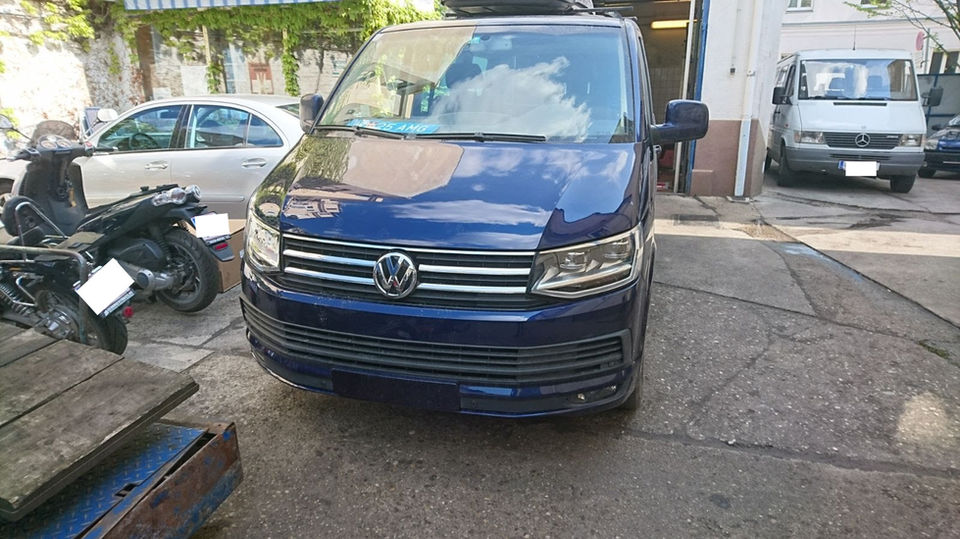 VW T5
Vorfacelift auf T6 Front-Umbau