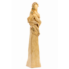 Souffle D'Automne est une sculpture en terre cuite patinée, de la section Art. Nouveau, crée par Laurence Pubert