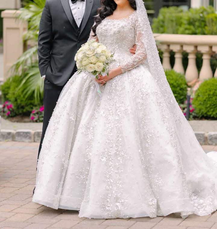 Thumbnail: 471: Wedding Dress (6-8)