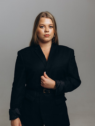 Klaudia porträtt.jpeg