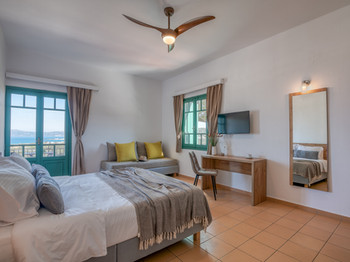 Deluxe double room with sea view in Kaliviani