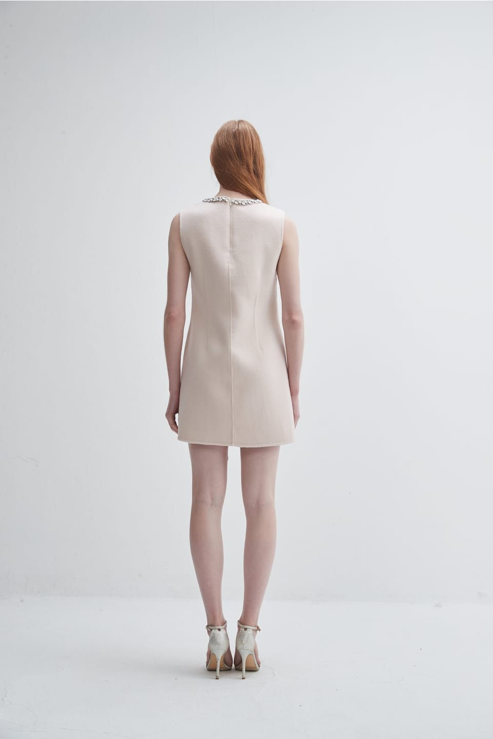 Miniatura: Abito in lana merino e cashmere con finiture in cristalli con cappotto abbinato
