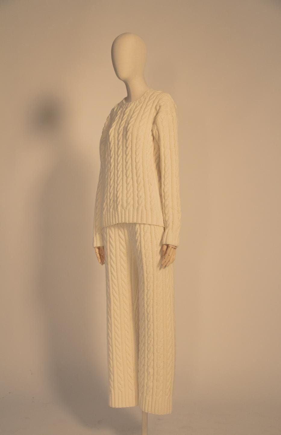 Miniatura: Pantaloni artigianali in maglia a trecce in pura lana colore crema