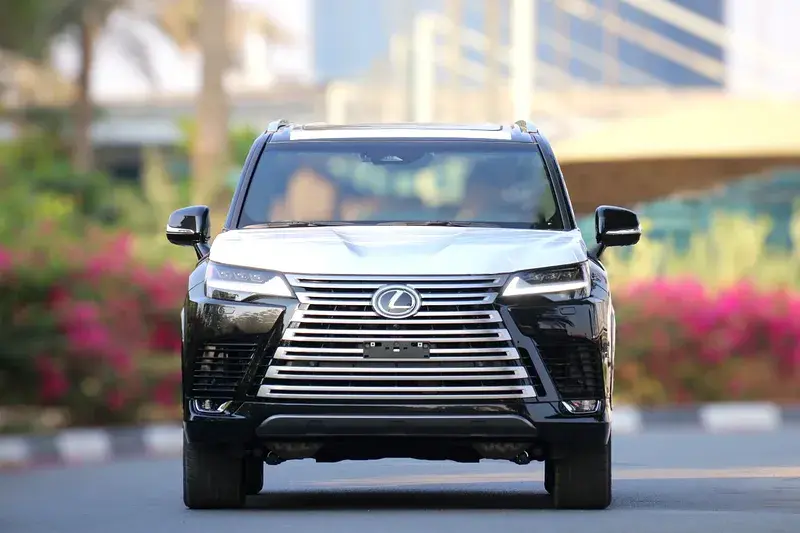 Miniature : 2025 Lexus LX-Series LX 700h Signature
