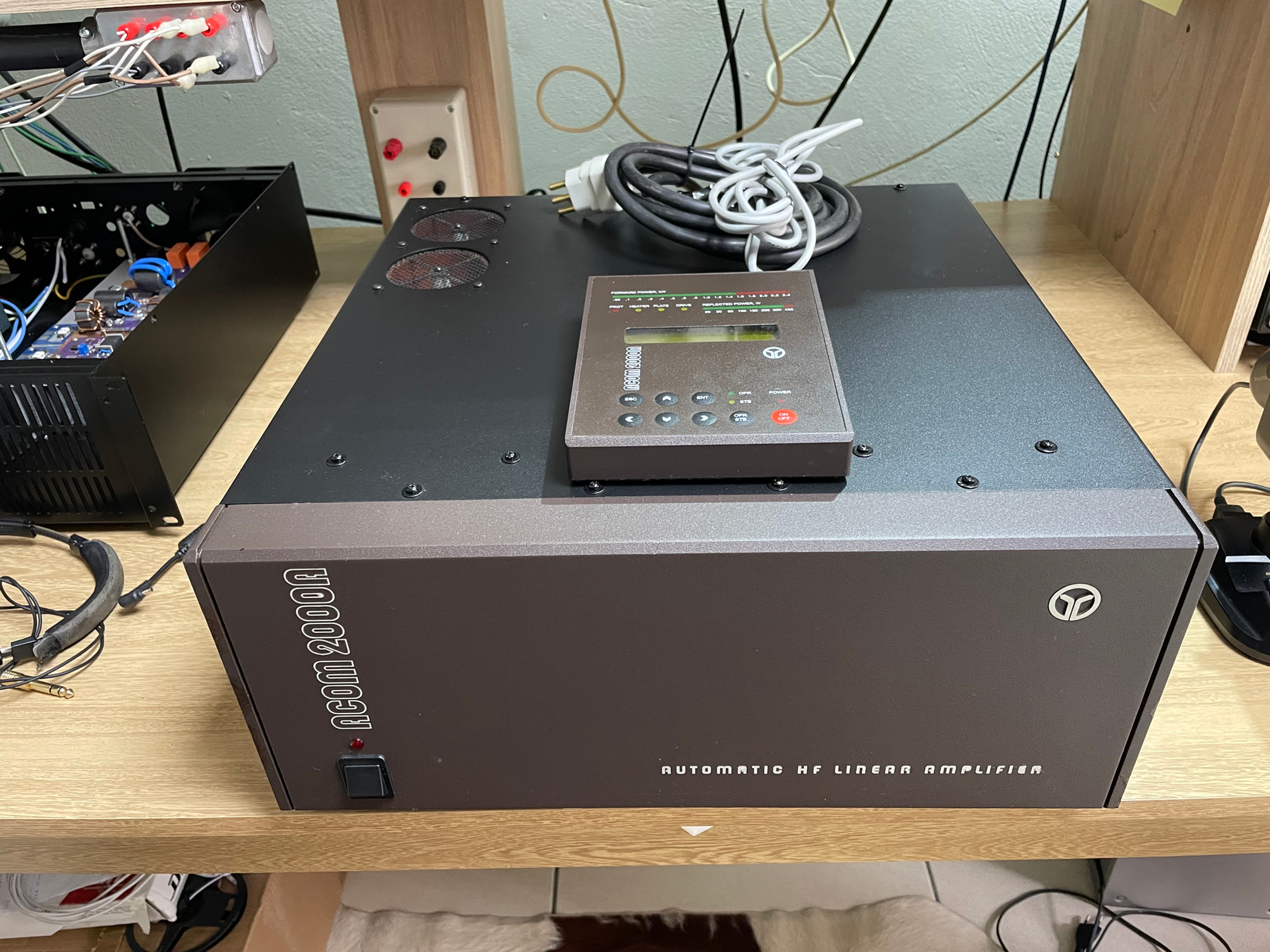 Amplificador Linear ACOM 2000A