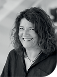 Hélène SOETAERT est à votre écoute pour vos projets, vos envies, vos attentes et vous propose des solutions adaptées en architecture intérieure et en design