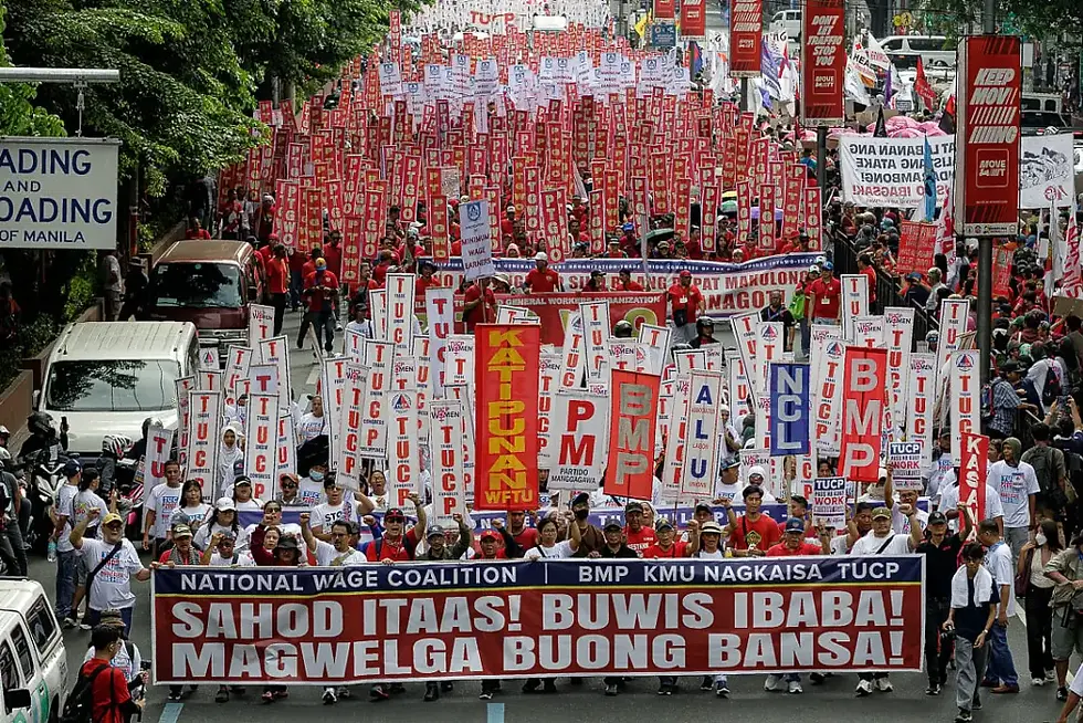 Eindrückte zum 1. Mai 2026 international
