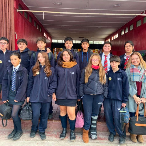 Excelente participación de nuestros alumnos en competencia de inglés