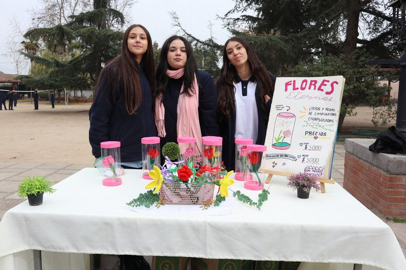 Estudiantes realizaron exitosa feria de emprendimiento