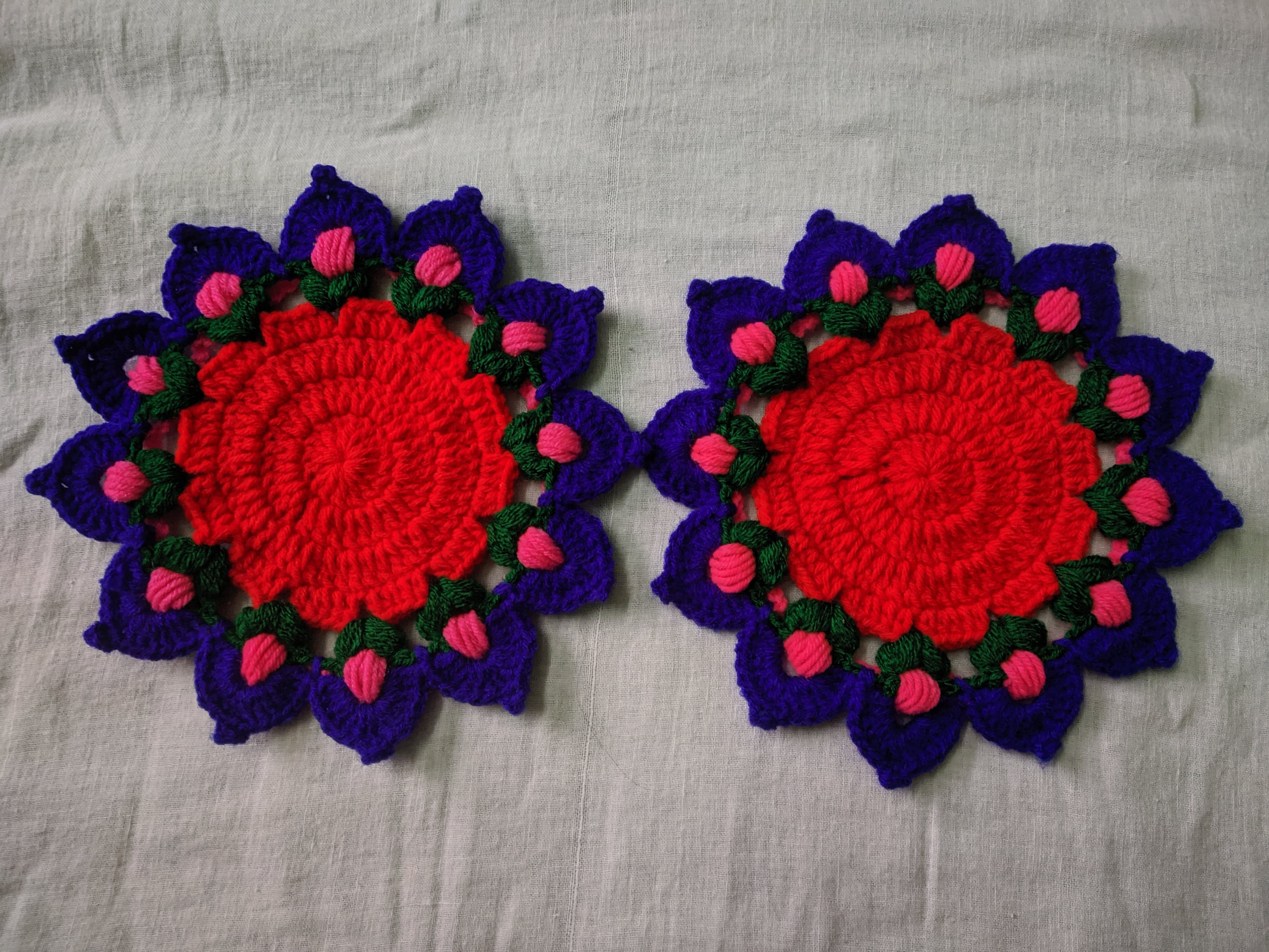 Handmade Woolen Flowery Thalposh