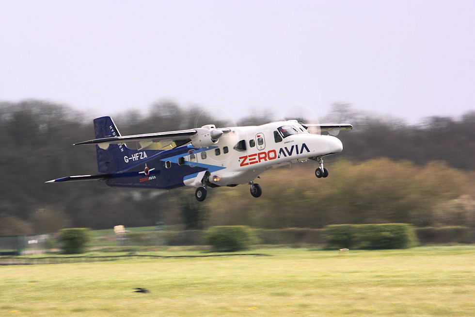 zeroavia hydrogen electric aircraft plane taking off