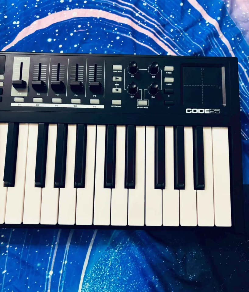 縮圖：M-audio Code25 MIDI主控鍵盤