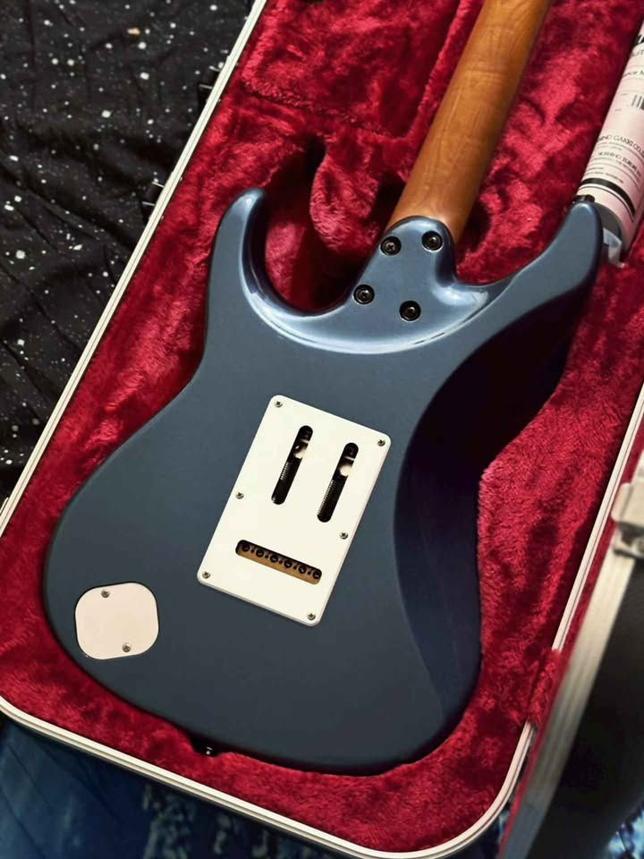 縮圖：Ibanez	日廠 AZ2204N PBM 電吉他