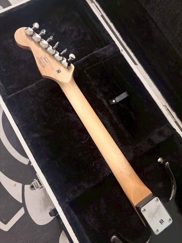 縮圖：Squier Hello Kitty Mini Stratocaster Black 電吉他