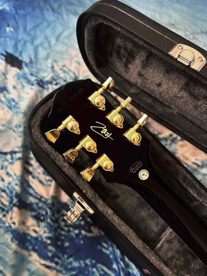 Thumbnail: Epiphone Matt Heafy 簽名款 Les Paul Custom Fishman Origins 黑金 電吉他