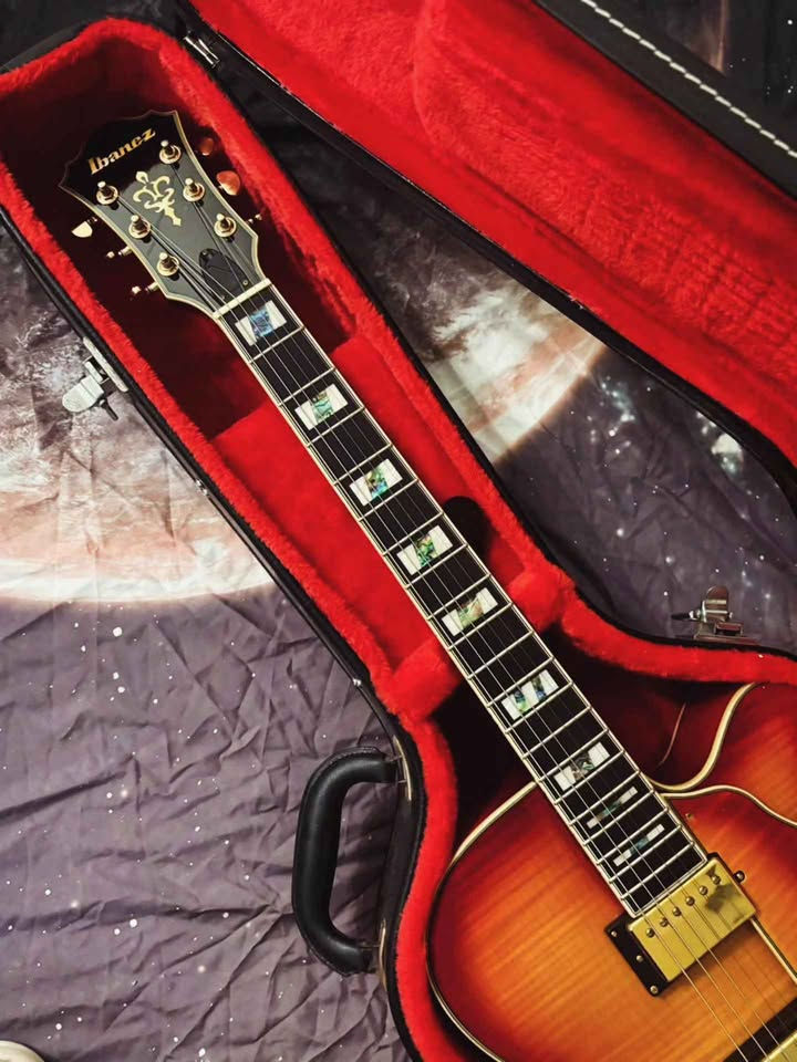 Thumbnail: Ibanez 全空心 Artstar AF155 Aged Whiskey Burst 電吉他
