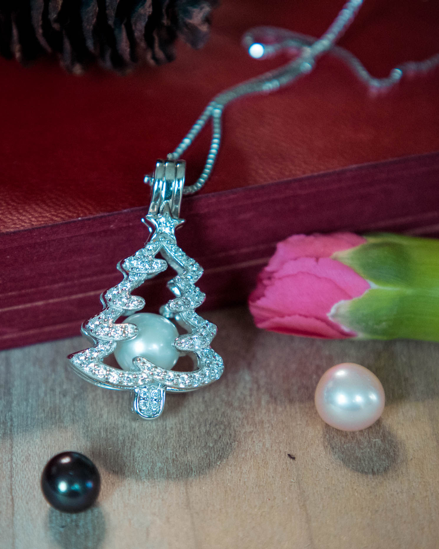 Pearl Cage White Tree Necklace