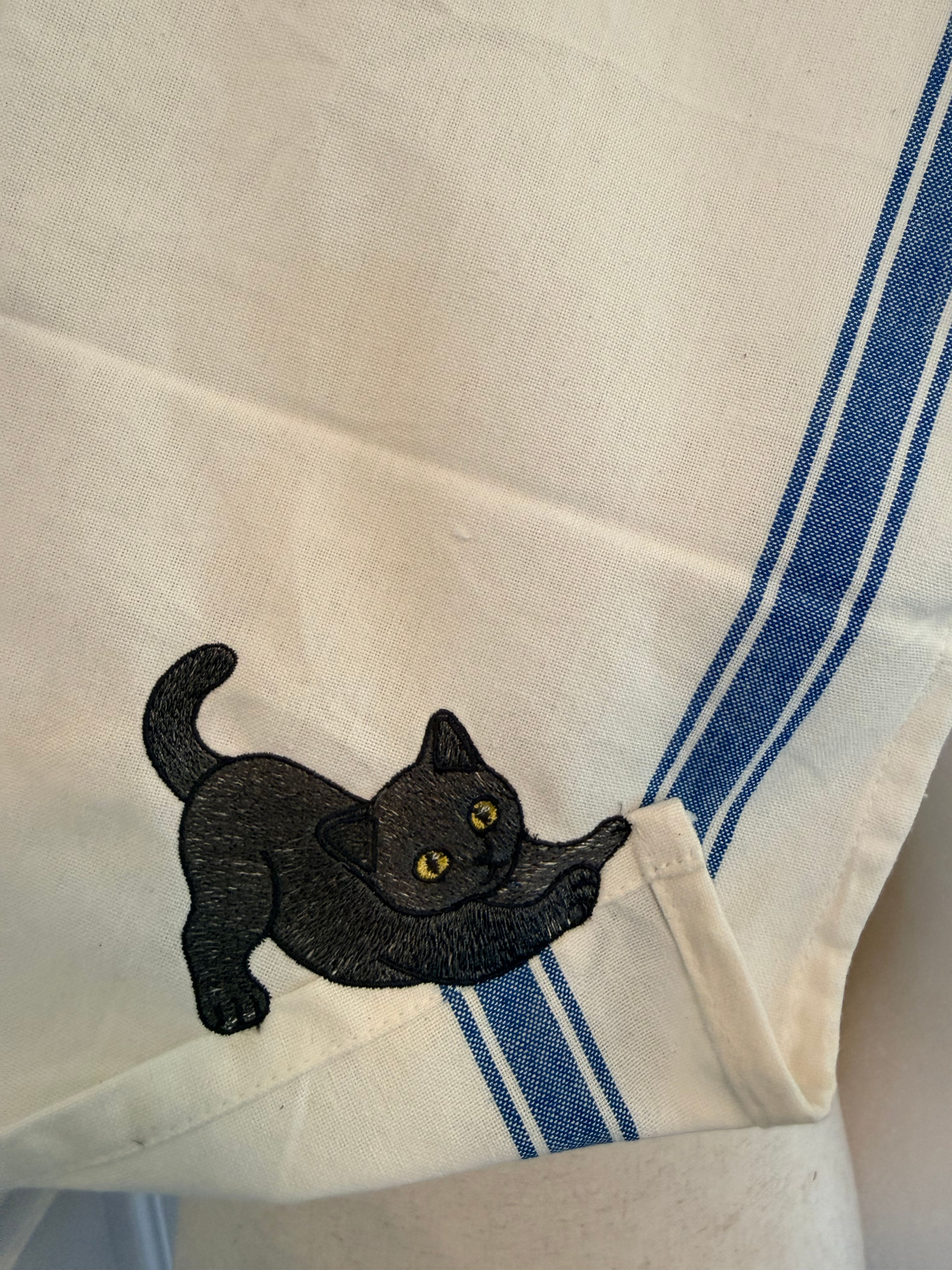 Adorable Grey Cat Kitchen Towel – A Little Mischief for Your Kitchen!