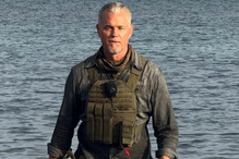 ERIC DANE IN GREEN