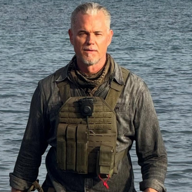 ERIC DANE IN GREEN