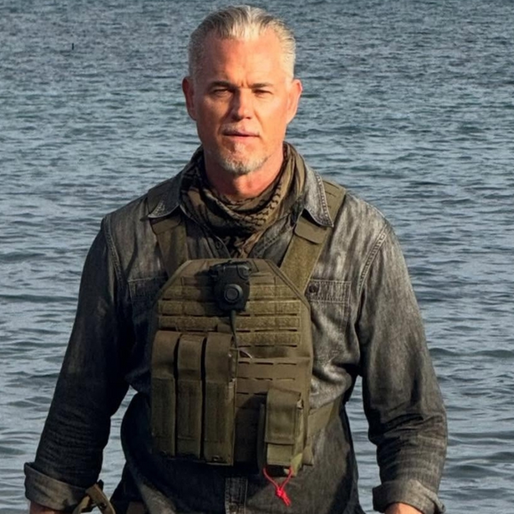 ERIC DANE IN GREEN