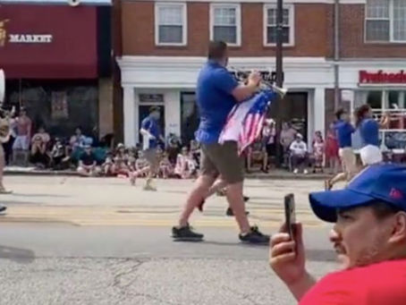 El momento exacto del tiroteo en Illinois durante desfile del 4 de julio