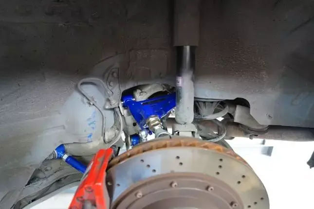 Miniatura: Brazo trasero regulador de caída Uniball HARDRACE NISSAN 350Z